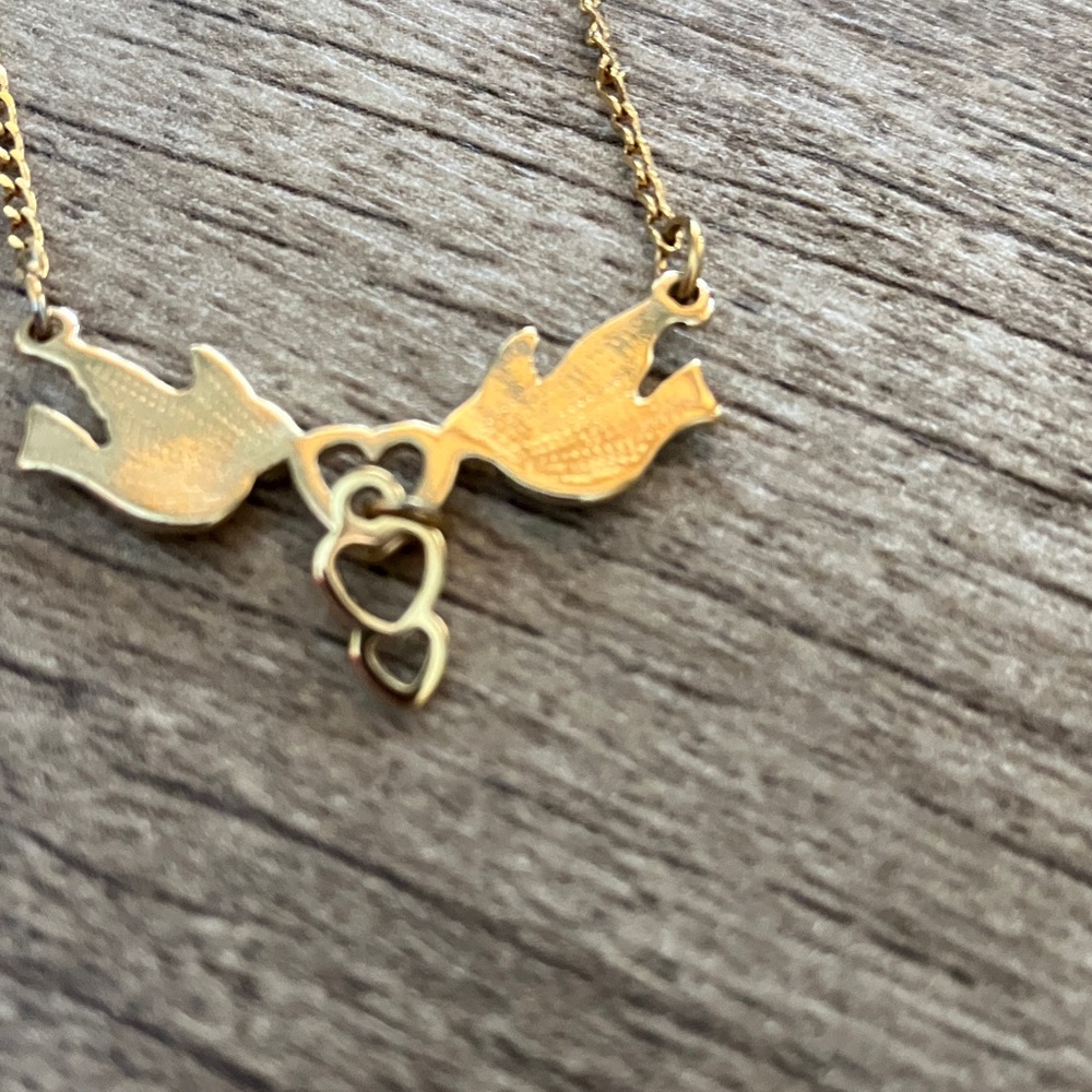 Vintage Avon Gold Dove Necklace—17” - Picture 4 of 4